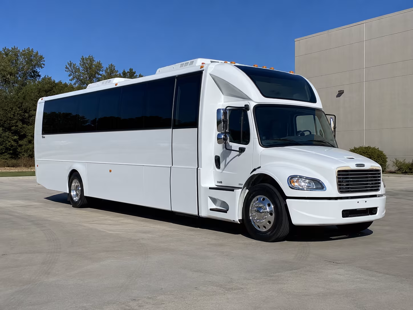 pompano beach 28 passenger party bus